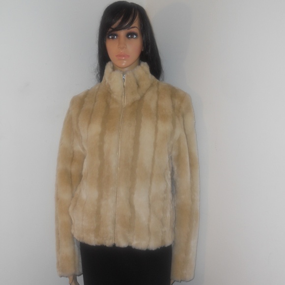 SPREAD YOUR WINGS FAUX FUR JACKET SIZE MEDIUM - Picture 2 of 4
